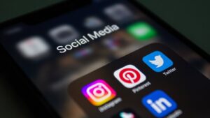 Cara Menghubungkan Website dengan Media Sosial