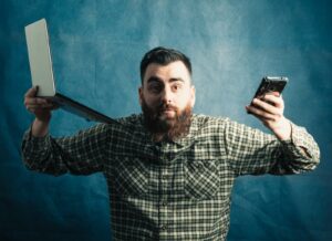 Website vs Aplikasi Mobile: Mana yang Lebih Efektif?